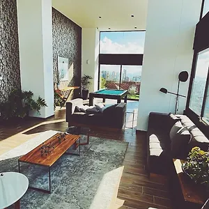 https://apt-apartamento-deluxe-near-aeropuerto-zona-13.guatemalaantiguahotels.com