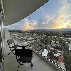 https://lujoso-departamento-en.hotelsmendoza.com